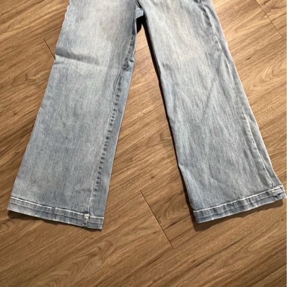 🔥2/$50🔥 Wide Leg Light Wash Jeans - Picture 8 of 8